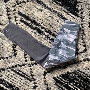 Bombshell white camo leggings